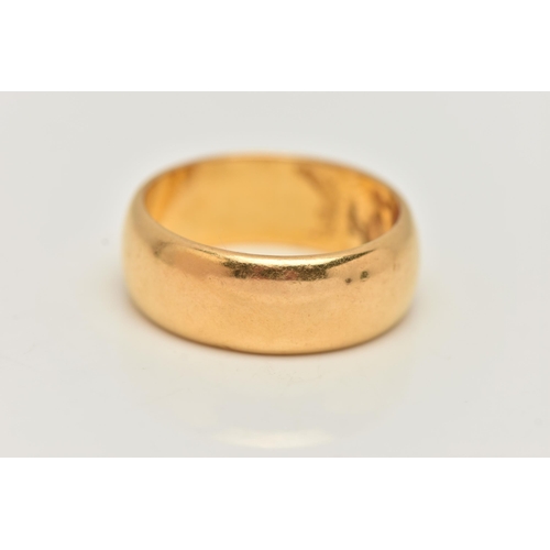 94 - A 22CT GOLD WIDE POLISHED BAND, approximate band width 8.2mm, hallmarked 22ct Birmingham, ring size ... 