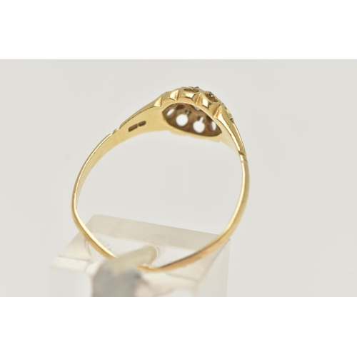 98 - AN 18CT GOLD DIAMOND CLUSTER RING, circular cluster, set with a central old cut diamond, within a su... 