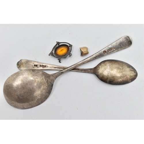 151 - A SMALL ASSORTMENT OF ITEMS, to include a yellow metal tooth cap, approximate gross weight 1.8 grams... 