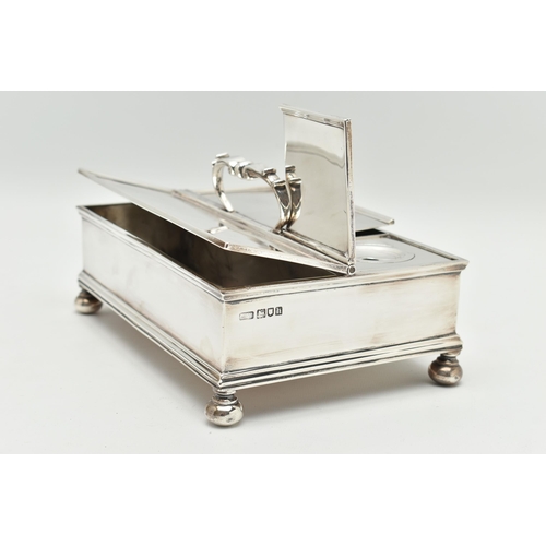 191 - AN EDWARD VII SILVER DESK STAND OF RECTANGULAR FORM, hinged carrying handle to the centre, hinged co... 