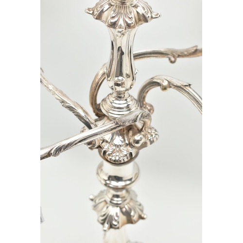 199 - A GEORGE V SILVER FIVE LIGHT CANDELABRUM IN GEORGE II STYLE, with removable shaped square drip pans,... 