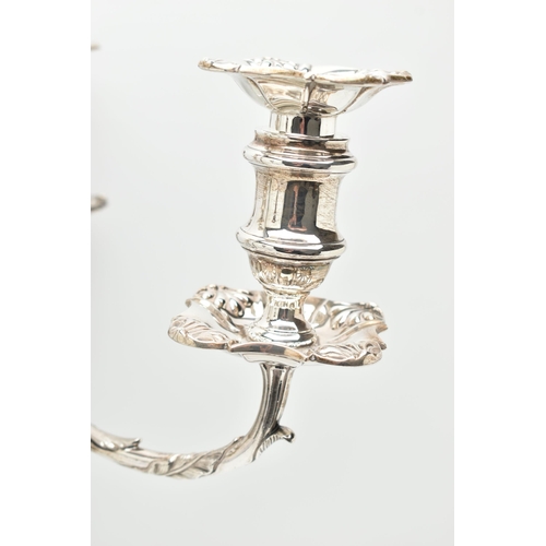 199 - A GEORGE V SILVER FIVE LIGHT CANDELABRUM IN GEORGE II STYLE, with removable shaped square drip pans,... 