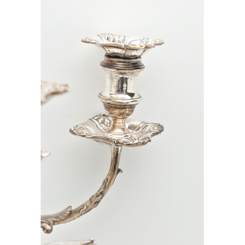 199 - A GEORGE V SILVER FIVE LIGHT CANDELABRUM IN GEORGE II STYLE, with removable shaped square drip pans,... 