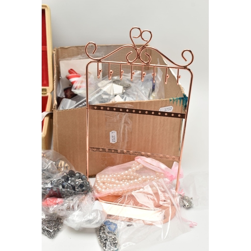 224 - A BOX OF ASSORTED COSTUME JEWELLERY, to include a cream jewellery box with contents, to include ring... 