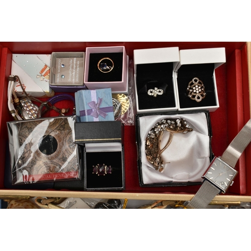 224 - A BOX OF ASSORTED COSTUME JEWELLERY, to include a cream jewellery box with contents, to include ring... 