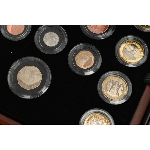 240 - A UNITED KINGDOM ROYAL MINT 2015 PREMIUM PROOF COIN SET, of fourteen coins, Churchill Crown - One Pe... 