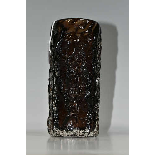 322 - A WHITEFRIARS GEOFFREY BAXTER BARK VASE, in cinnamon, height 18.5cm (1) (Condition Report: appears i... 