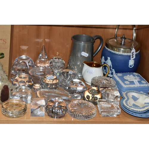 344 - A GROUP OF CERAMICS, GLASS AND METALWARE, to include a Wedgwood blue dipped Jasperware biscuit barre... 