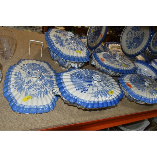 401 - A VARIETY OF SPODE COPELAND 'MANDARIN BLUE WILLOW, DINNERWARE, including six tea cups and six saucer... 