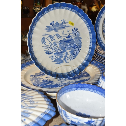 401 - A VARIETY OF SPODE COPELAND 'MANDARIN BLUE WILLOW, DINNERWARE, including six tea cups and six saucer... 