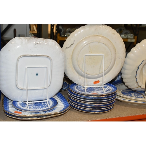 401 - A VARIETY OF SPODE COPELAND 'MANDARIN BLUE WILLOW, DINNERWARE, including six tea cups and six saucer... 