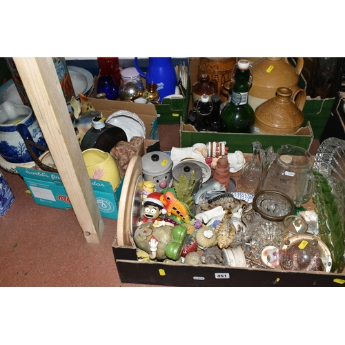 451 - FOUR BOXES AND A QUANTITY OF LOOSE CERAMICS to include a 'Spode' tea caddy, large ceramic bowls, a c... 