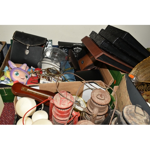 470 - SIX BOXES AND LOOSE MISCELLANEOUS HOME WARES, to include a Sherwood Hampers creel style hamper with ... 