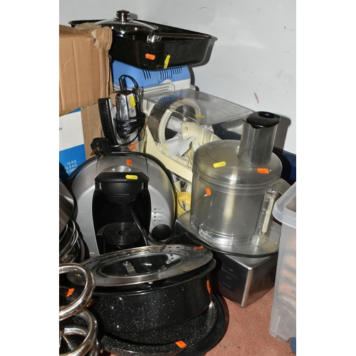 450 - A LARGE QUANTITY OF STAINLESS STEEL KITCHENWARE AND ELECTRICAL APPLIANCES to include pots of various... 