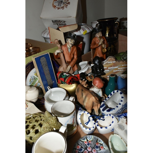 463 - THREE BOXES AND LOOSE CERAMICS, GLASS, LILLIPUT LANE COTTAGES AND SUNDRY ITEMS, to include Lilliput ... 