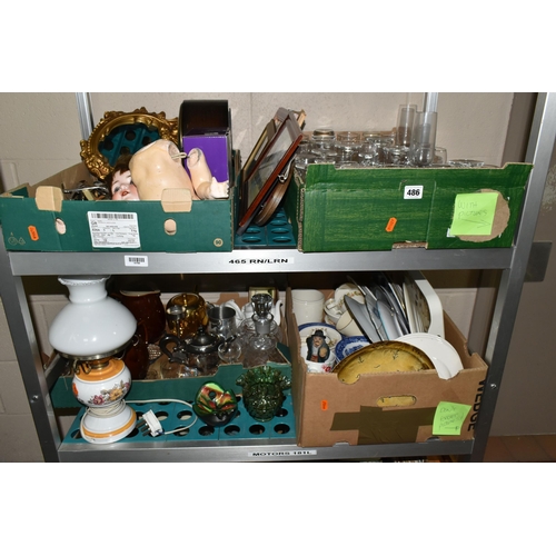 486 - FOUR BOXES AND LOOSE GLASSWARE AND CERAMICS, to include a Fenton green hobnail double crimp vase, tw... 