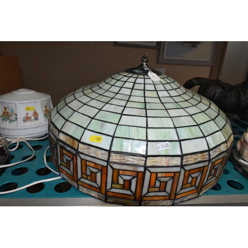 507 - A GROUP OF TABLE LAMPS AND A TIFFANY STYLE CEILING LIGHT SHADE, comprising two Jersey Pottery table ... 