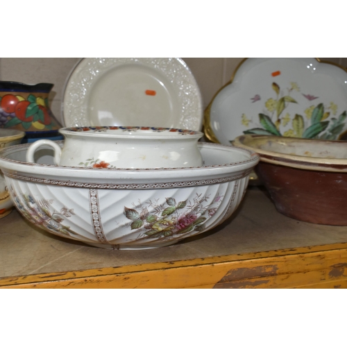 550 - A GROUP OF LARGE CERAMIC ITEMS, to include a Royal Doulton series ware planter D2973 (hairline, craz... 