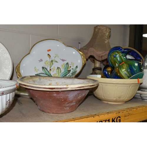 550 - A GROUP OF LARGE CERAMIC ITEMS, to include a Royal Doulton series ware planter D2973 (hairline, craz... 