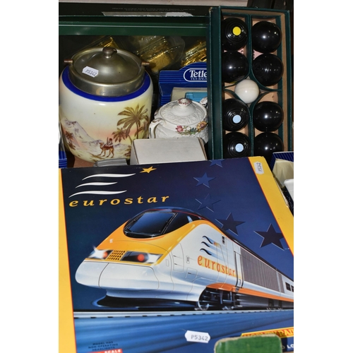 555 - A BOX CONTAINING A HORNBY TRAIN, DIECAST VEHICLES, A CAMERA, CERAMICS AND SUNDRY ITEMS, to include a... 