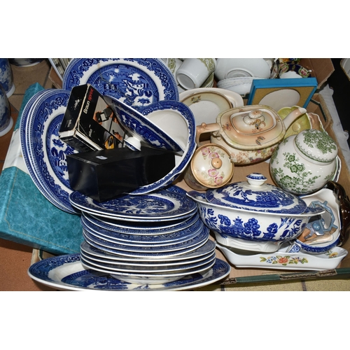 557 - TWO BOXES OF CERAMICS, to include a twenty two piece Willow pattern part dinner service by Alfred Me... 