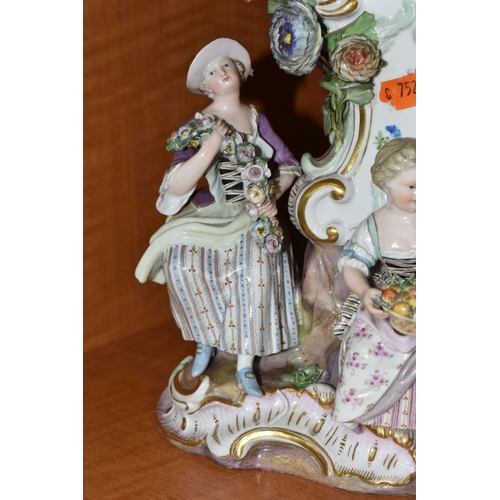 707 - A LATE 19TH CENTURY MEISSEN PORCELAIN FIGURAL MANTEL CLOCK OF BALLOON SHAPE, mould no .572, with sea... 