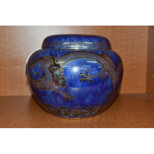 730 - A WEDGWOOD DRAGON LUSTRE GINGER JAR AND COVER, pattern Z4829, the exterior with mottled blue lustre ... 