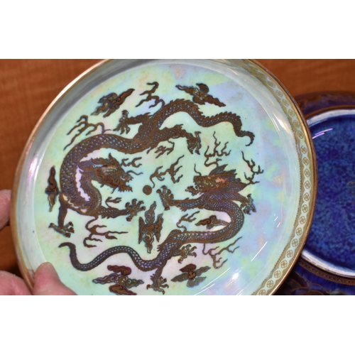 730 - A WEDGWOOD DRAGON LUSTRE GINGER JAR AND COVER, pattern Z4829, the exterior with mottled blue lustre ... 