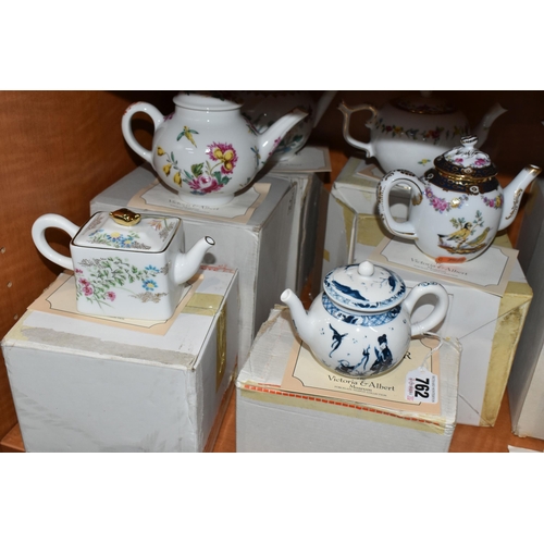 762 - A COLLECTION OF TWELVE BOXED FRANKLIN MINT 'THE VICTORIA & ALBERT MUSEUM PORCELAIN TEAPOT COLLECTION... 