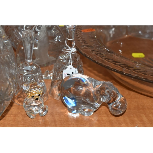 771 - A COLLECTION OF GLASSWARE, including a Swarovski owl, a small Royal Brierly bowl, an Atlantis hippo ... 