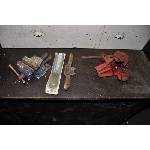 1094 - A DRAWER CONTAINING TOOLS including a Record Floor board clamp, a Record Marples RM2075 vice, a No 1... 