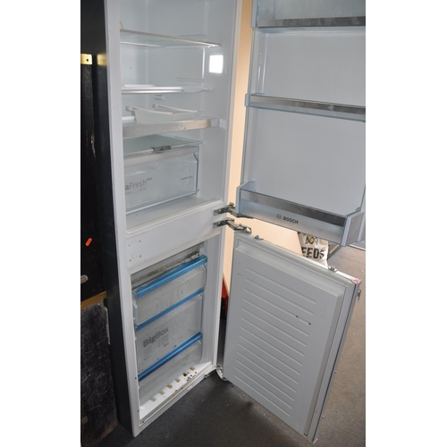 1071 - A BOSCH KIN85AF30G/07 INTEGRATED FRIDGE FREEZER width 56cm depth 56cm height 177cm (PAT pass and wor... 