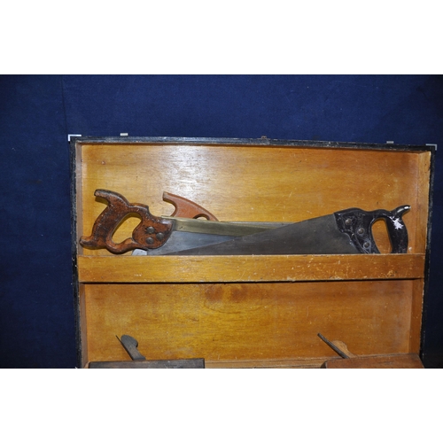 1072 - A VINTAGE CARPENTERS TOOLBOX CONTAINING TOOLS including a brass footed wooden rebate plane, a tiny o... 