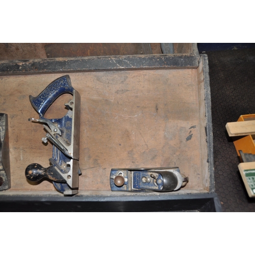 1073 - A VINTAGE CARPENTERS TOOLBOX CONTAINING PLANES including a boxes Stanley 50S plough plane (maybe inc... 