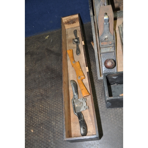 1073 - A VINTAGE CARPENTERS TOOLBOX CONTAINING PLANES including a boxes Stanley 50S plough plane (maybe inc... 