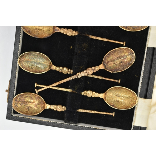 60 - A CASED SET OF ELIZABETH II SILVER GILT REPLICA CORONATION ANOINTING TEASPOONS, a set of six teaspoo... 