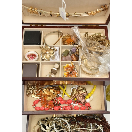 73 - ASSORTED COSTUME JEWELLERY AND A JEWELLERY BOX, multi storage wooden jewellery box, hinged cover wit... 