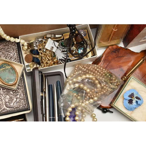 77 - A BOX OF ASSORTED ITEMS, to include various pieces of costume jewellery items, 'Stratton' compacts a... 