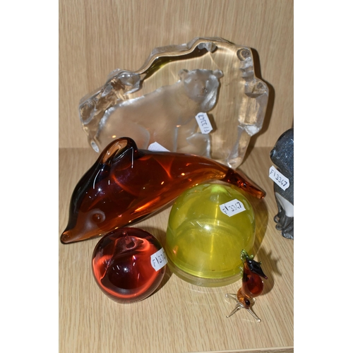 340 - A LARGE COLLECTION OF SWAROVSKI CRYSTAL ANIMALS AND COLOURED GLASS PAPERWEIGHTS, comprising a  handb... 