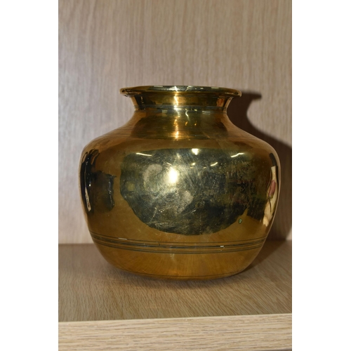 397 - A BRONZE VASE, with banded decoration, height 15cm (1) (Condition Report: appears in good condition,... 