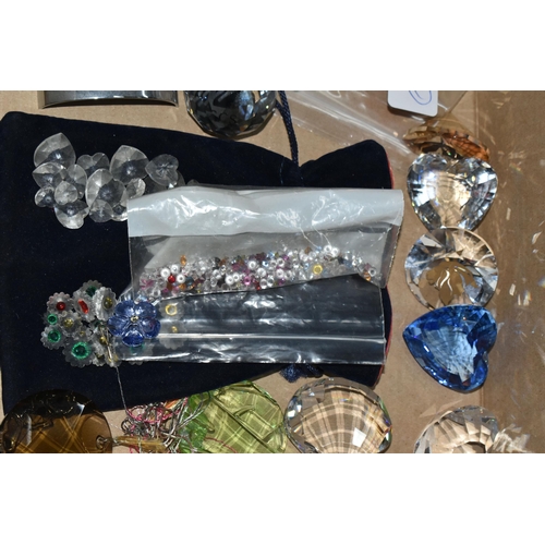 421 - A BOX OF SWAROVSKI CRYSTAL RENEWAL FLOWERS, ETC, to include renewal tulips 2002, 2003 and 2004 with ... 