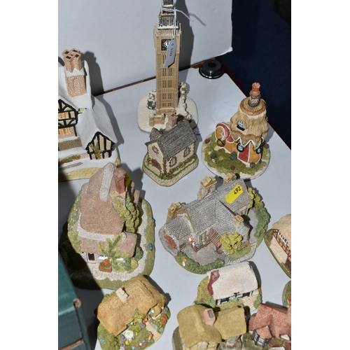 492 - A COLLECTION OF FIFTEEN LILLIPUT LANE, DAVID WINTER AND SIMILAR ORNAMENTS to include 'Big Ben,' 'Jas... 