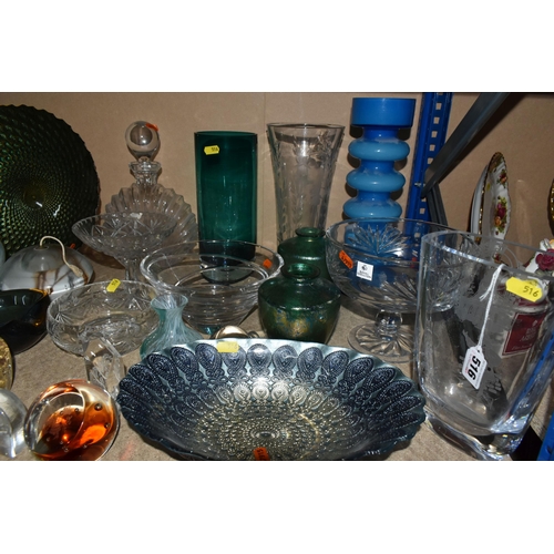 516 - A VARIETY OF ORNAMENTAL GLASSWARE to include 'Murano Glass' polar bears, a selection of Caithness bl... 