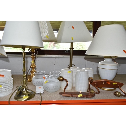 535 - A VARIETY OF LAMPS AND LAMPSHADES to include table lamps with wood, brass, plastic, onyx, porcelain ... 