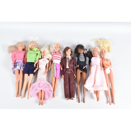 13 - A QUANTITY OF MATTEL BARBIE AND OTHER MODERN DOLLS, assorted Barbie including several marked with co... 