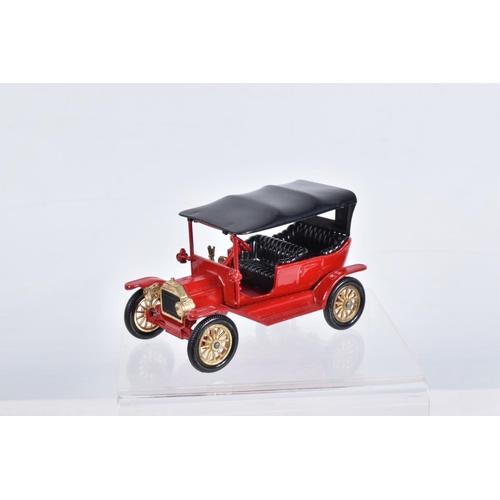 26 - A QUANTITY OF BOXED AND CARDED ORIGINAL CORGI CLASSICS VINTAGE CAR MODELS, to include 'The World of ... 