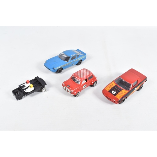 33 - A QUANTITY OF UNBOXED AND ASSORTED SCALEXTRIC ITEMS, assorted cars to include Ford Escort RS1600, No... 