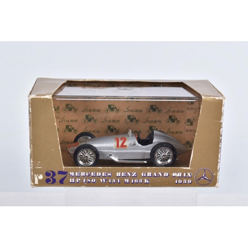 58 - TWENTY SIX BOXED BRUMM DIECAST VEHICLES, to include   a R30 Fiat 508C Berlina, model no. HP 32, a R3... 