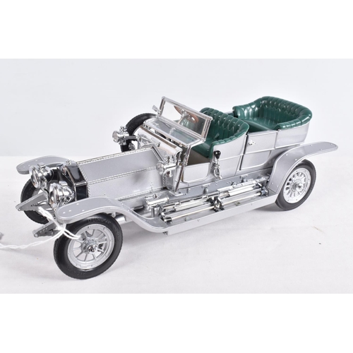 72 - TWO UNBOXED FRANKLIN MINT ROLLS-ROYCE CAR MODELS, both 1/24 scale, 1907 Silver Ghost,  and 1929 Phan... 