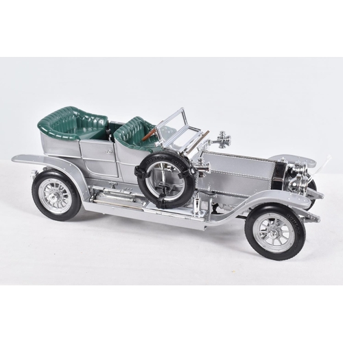 72 - TWO UNBOXED FRANKLIN MINT ROLLS-ROYCE CAR MODELS, both 1/24 scale, 1907 Silver Ghost,  and 1929 Phan... 